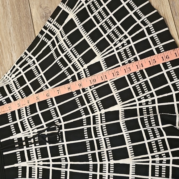 Candie's Black & White Patterned A-Line Skirt, Scoop Neck, Lace-Up Front, Size 2 - Picture 16 of 16